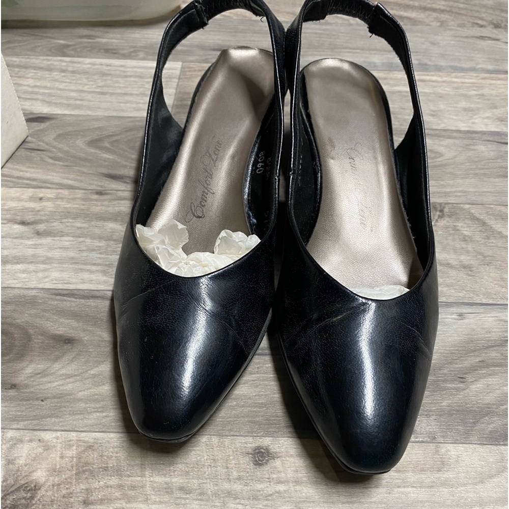 Black vintage kitten heels